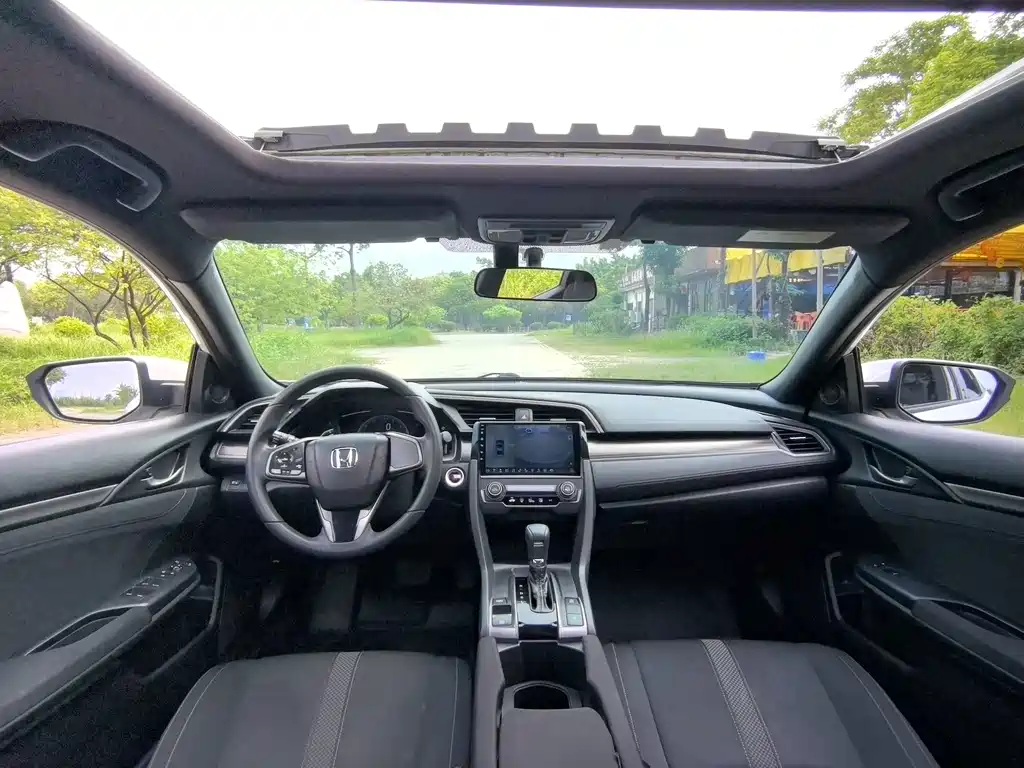 Honda Civic — фото 10