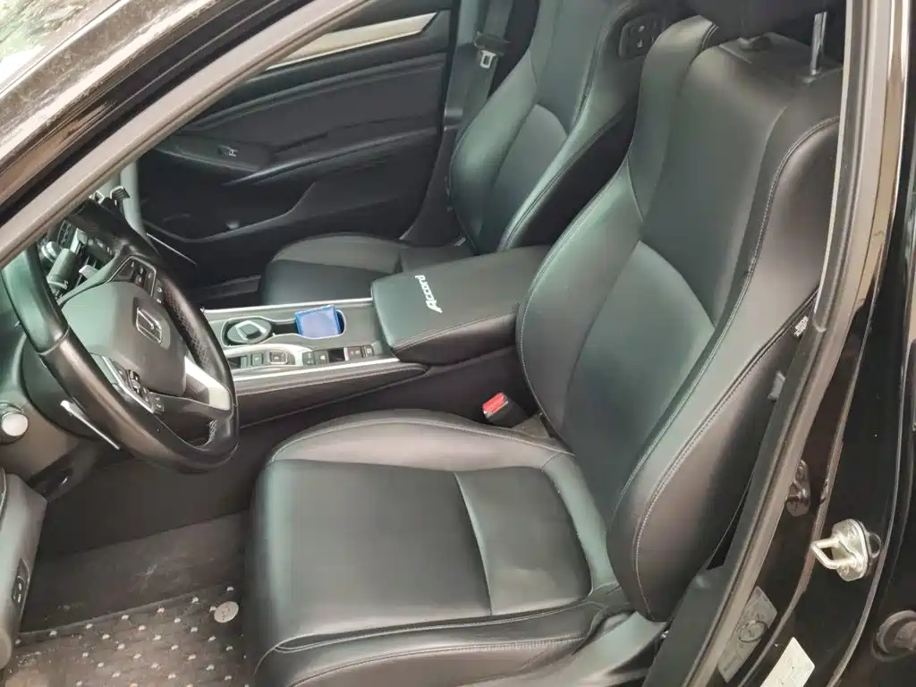 Honda Accord — фото 11