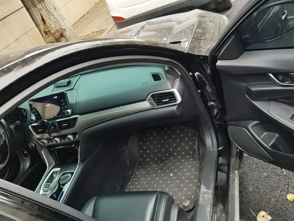 Honda Accord — фото 19