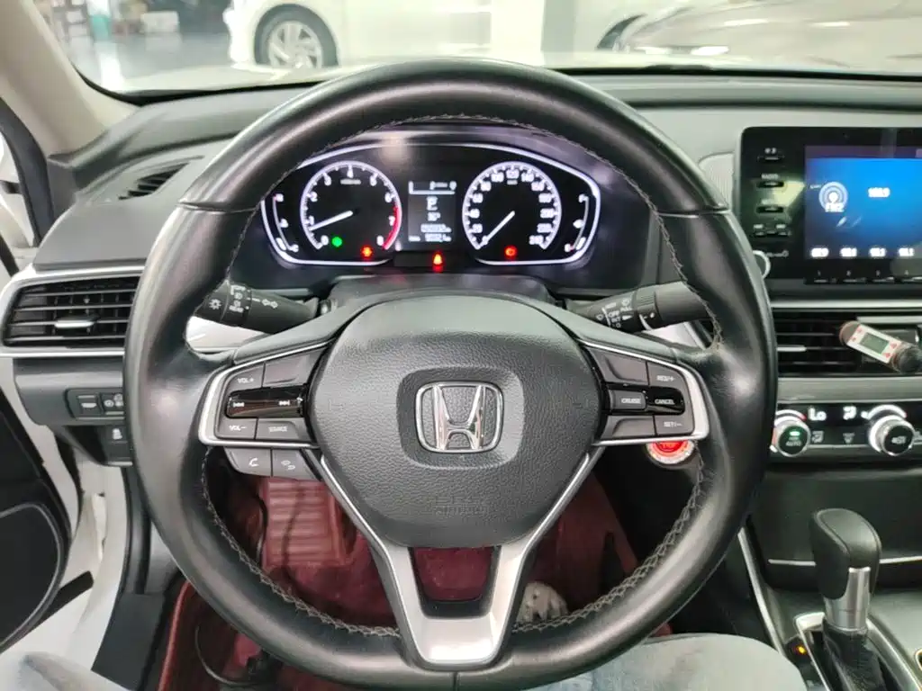 Honda Accord — фото 11