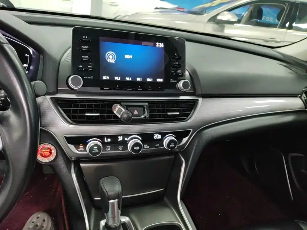 Honda Accord — фото 13