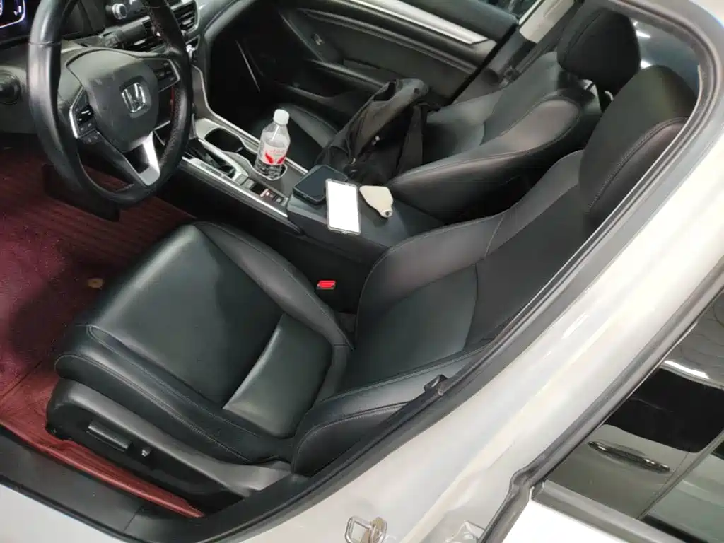 Honda Accord — фото 15
