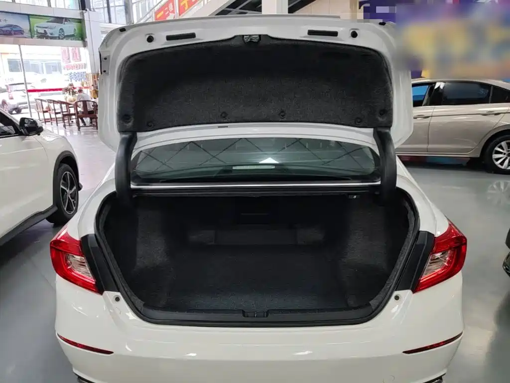 Honda Accord — фото 19