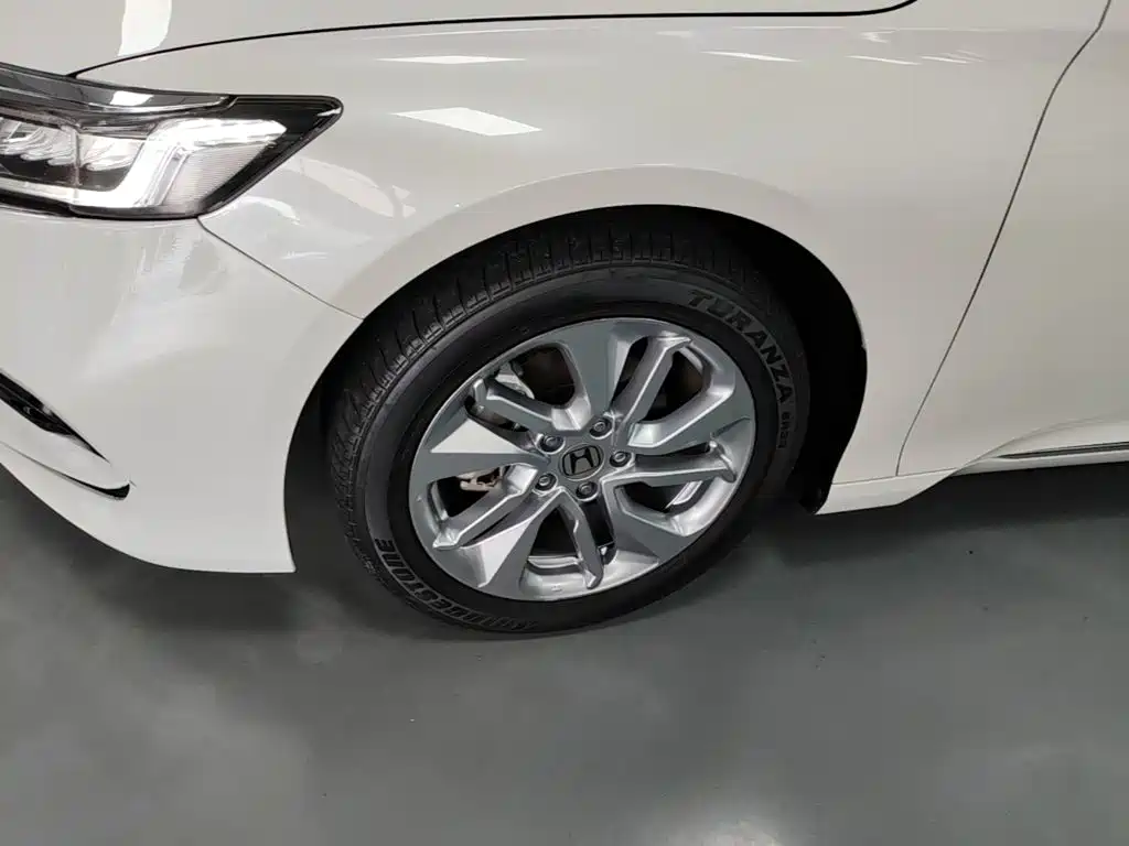 Honda Accord — фото 23