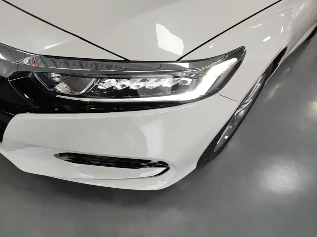 Honda Accord — фото 24