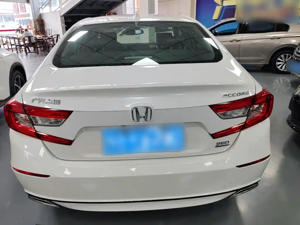 Honda Accord — фото 6