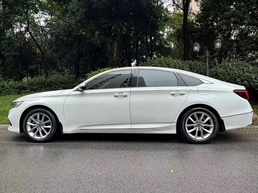 Honda Accord — фото 3