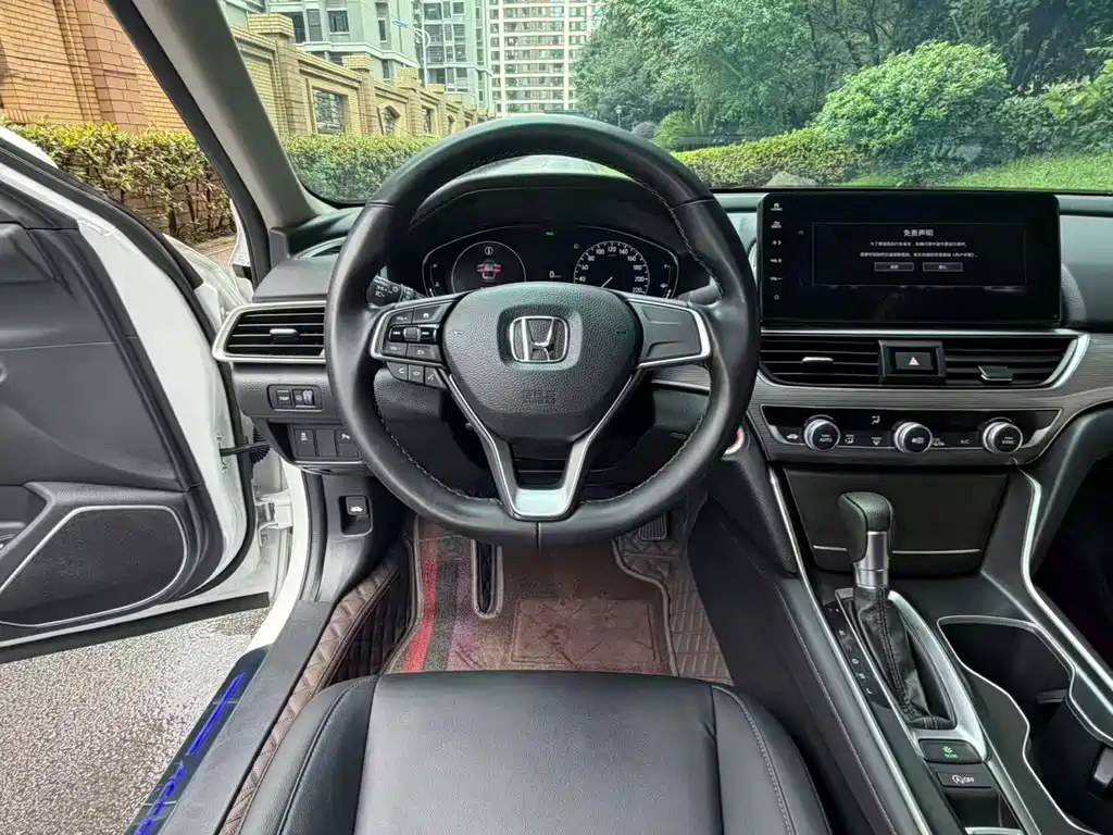 Honda Accord — фото 8