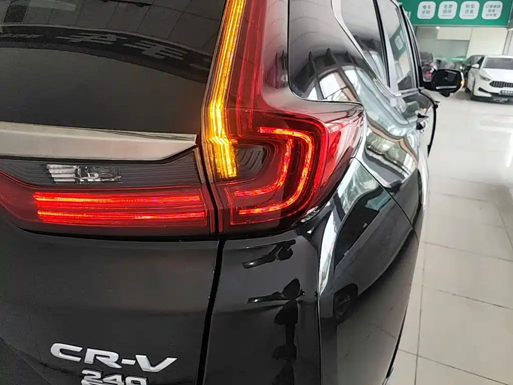 Honda CR-V — фото 8