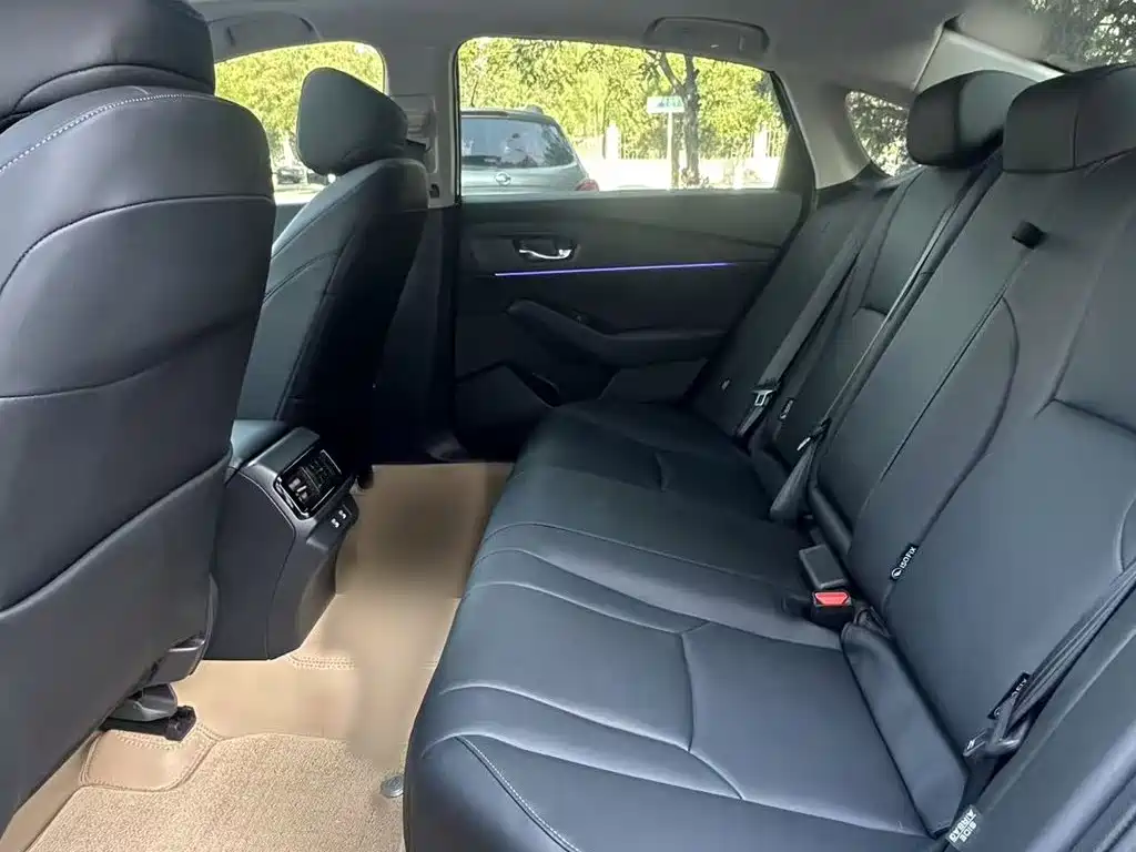 Honda Accord — фото 17
