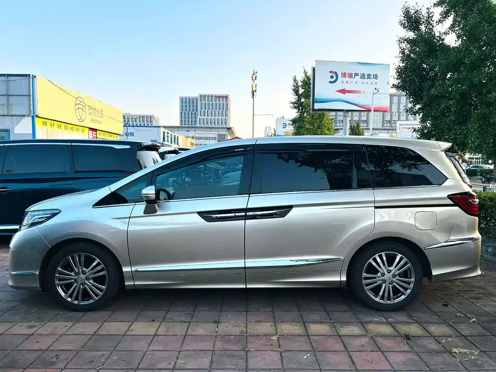Honda Elysion — фото 4