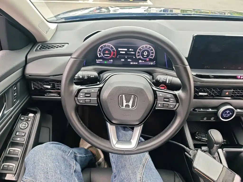 Honda Accord — фото 11