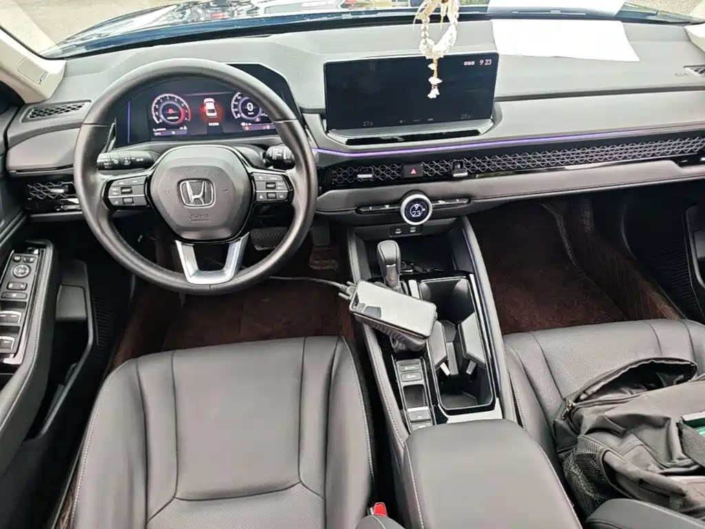 Honda Accord — фото 10