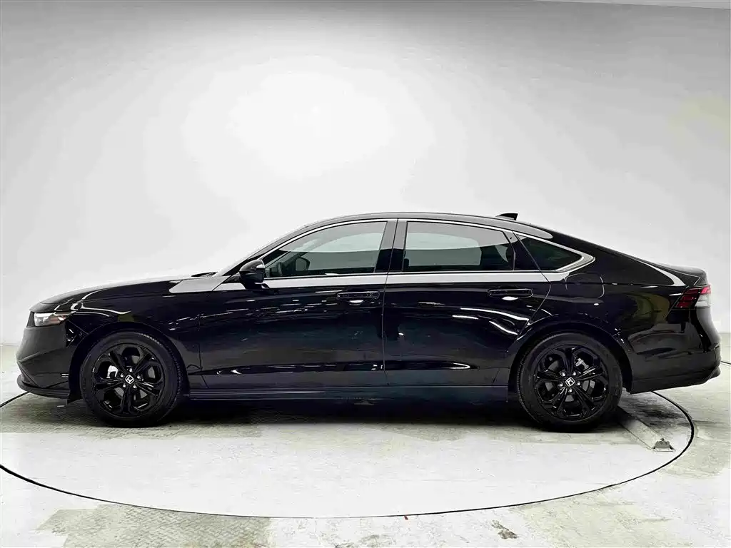 Honda Accord — фото 20