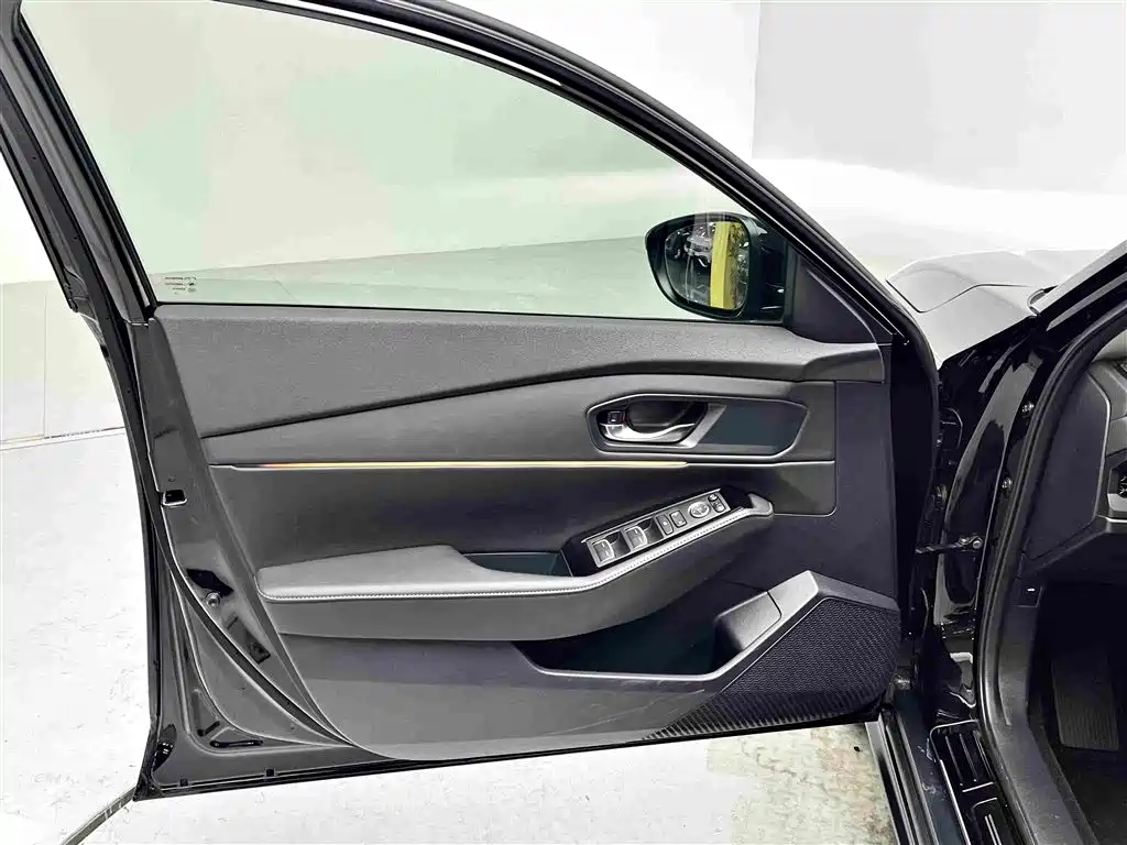 Honda Accord — фото 8