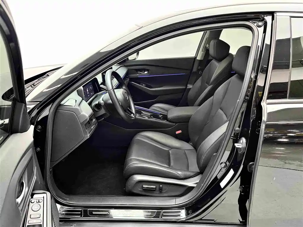 Honda Accord — фото 9