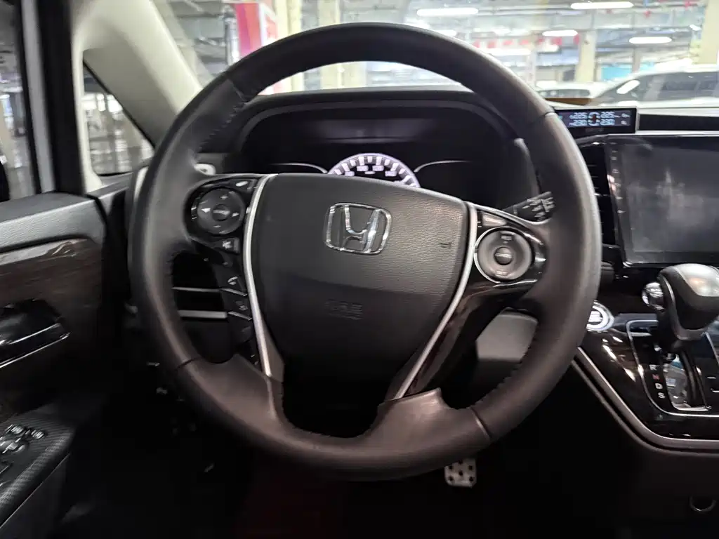 Honda Odyssey — фото 13