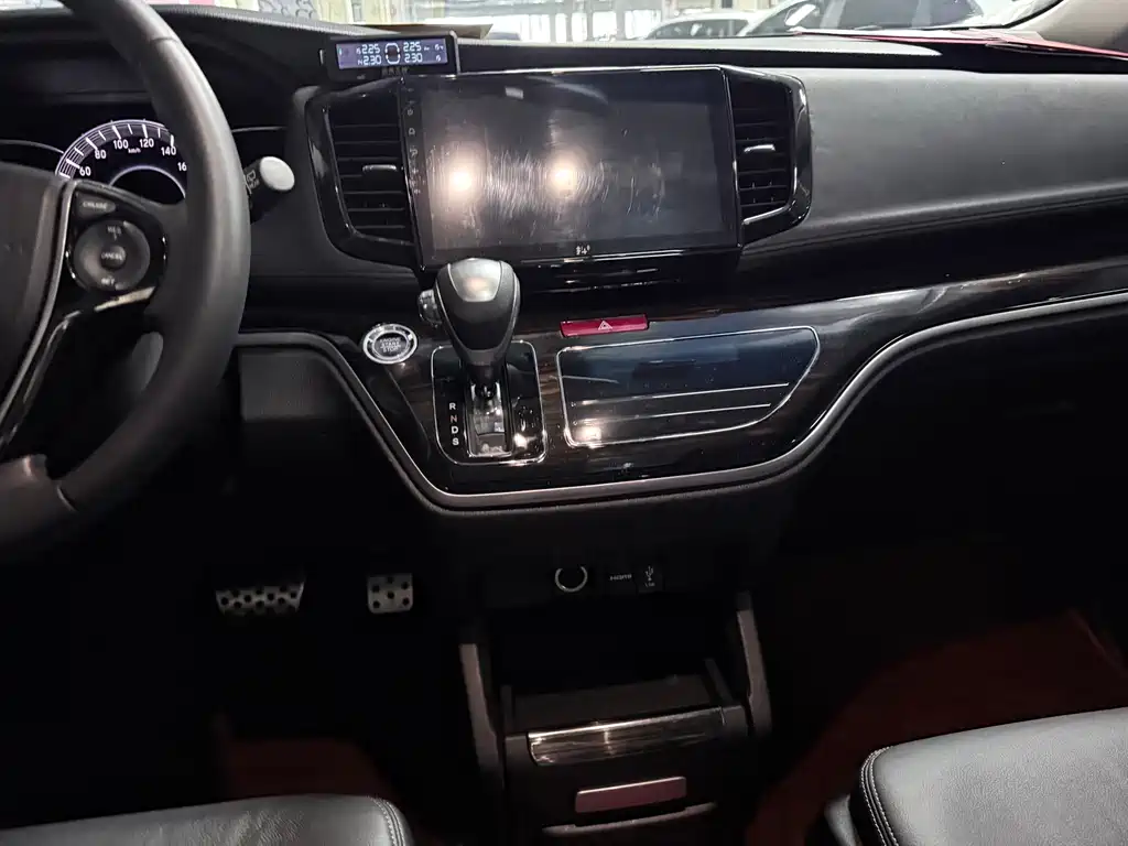 Honda Odyssey — фото 14