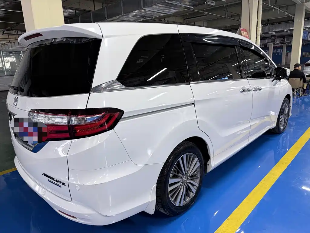 Honda Odyssey — фото 18
