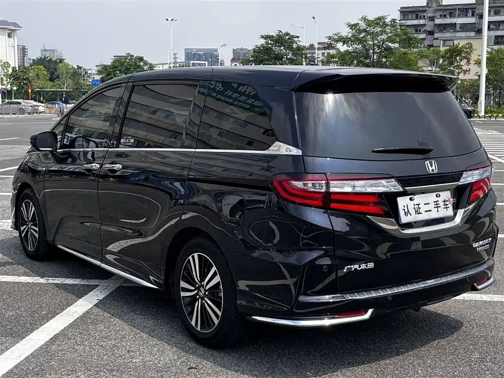 Honda Odyssey — фото 17