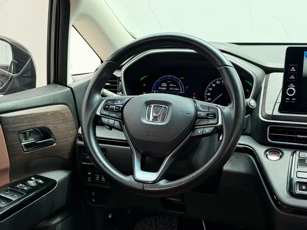 Honda Odyssey — фото 11