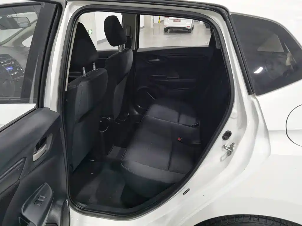 Honda Fit — фото 15