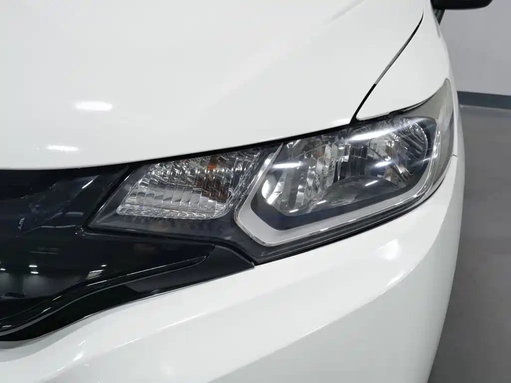 Honda Fit — фото 7
