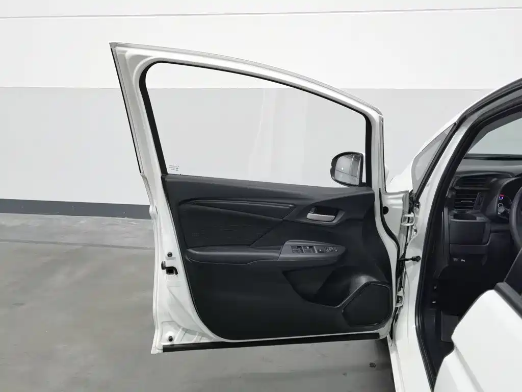 Honda Fit — фото 8