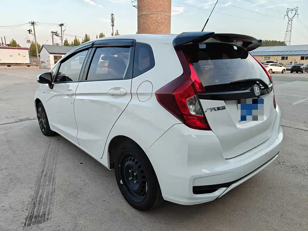 Honda Fit — фото 4