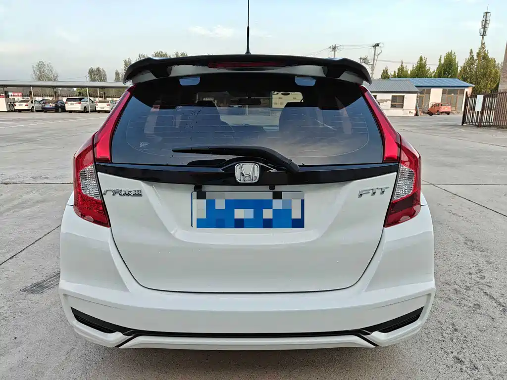 Honda Fit — фото 5