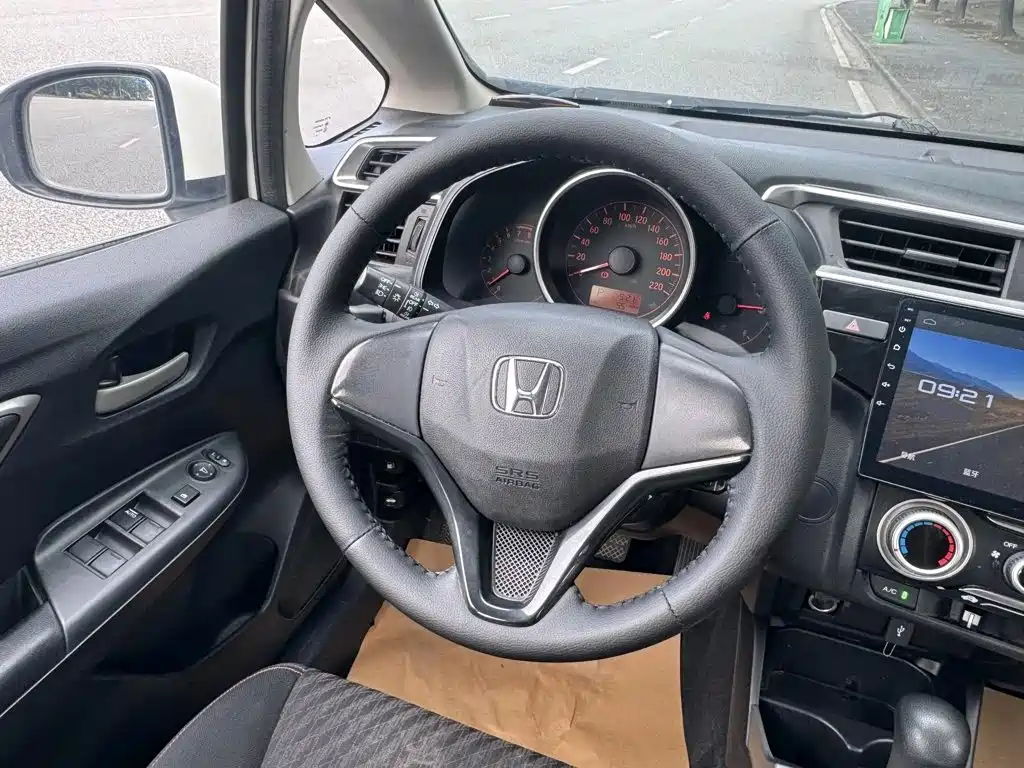 Honda Fit — фото 3