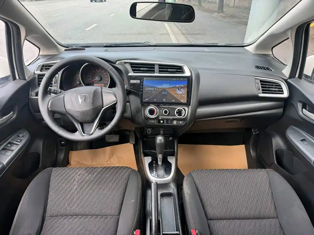 Honda Fit — фото 4