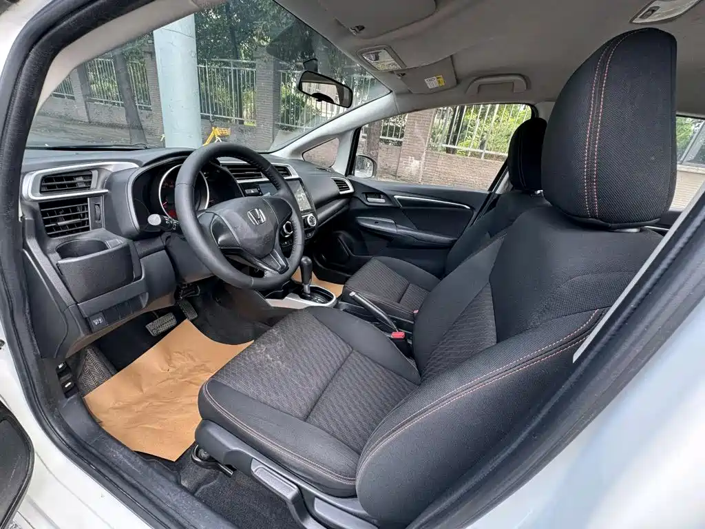 Honda Fit — фото 5