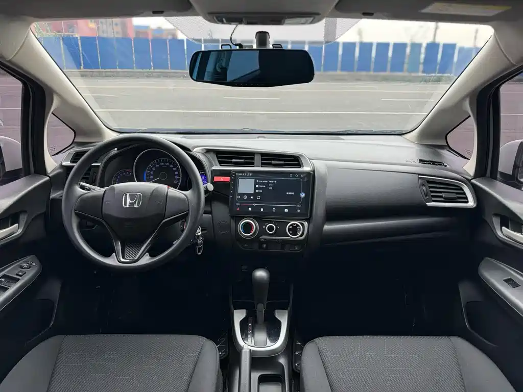 Honda Fit — фото 4