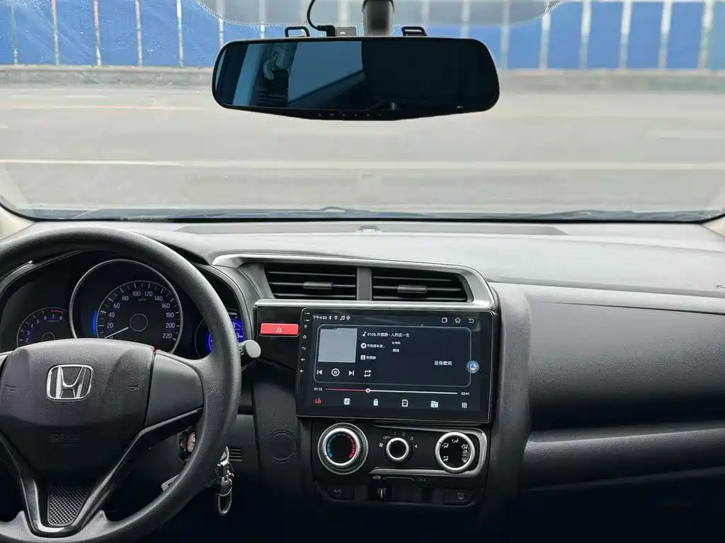 Honda Fit — фото 5