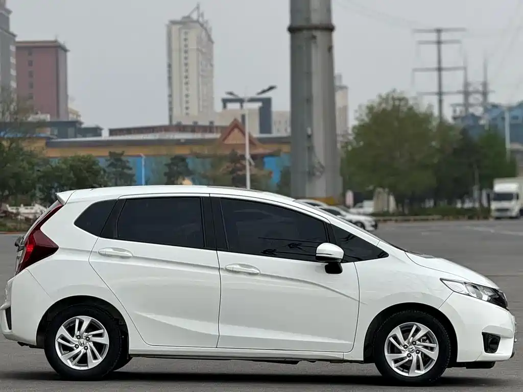 Honda Fit — фото 9