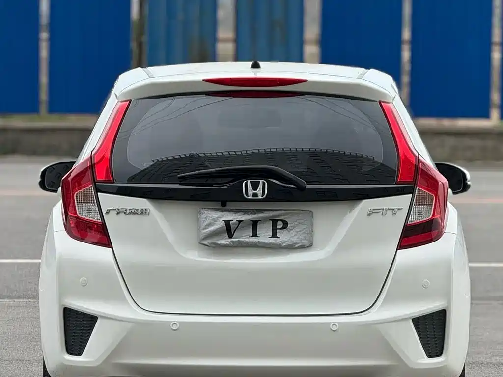Honda Fit — фото 10