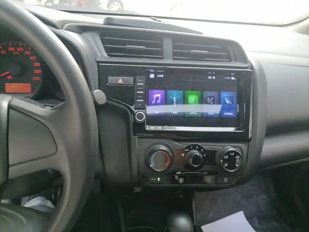 Honda Fit — фото 13