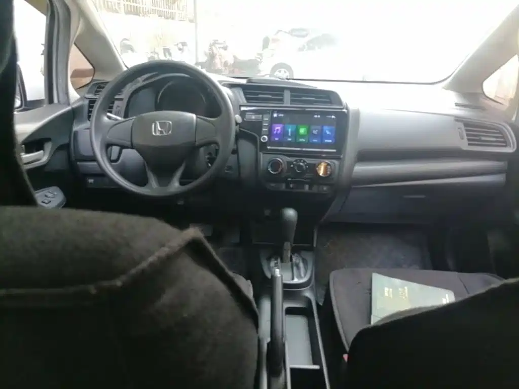 Honda Fit — фото 10