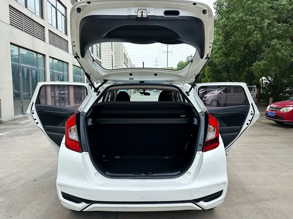 Honda Fit — фото 13