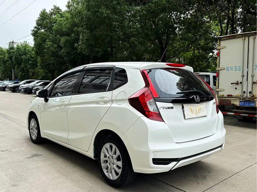 Honda Fit — фото 14