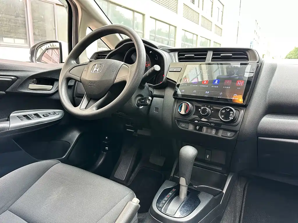 Honda Fit — фото 7