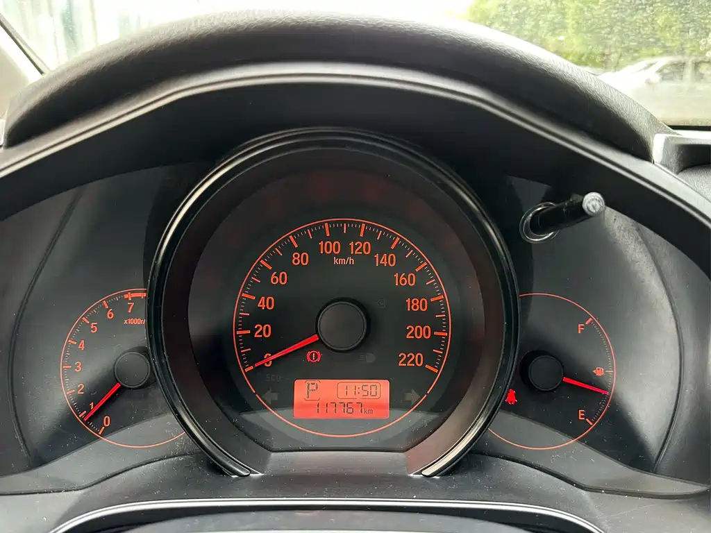Honda Fit — фото 10