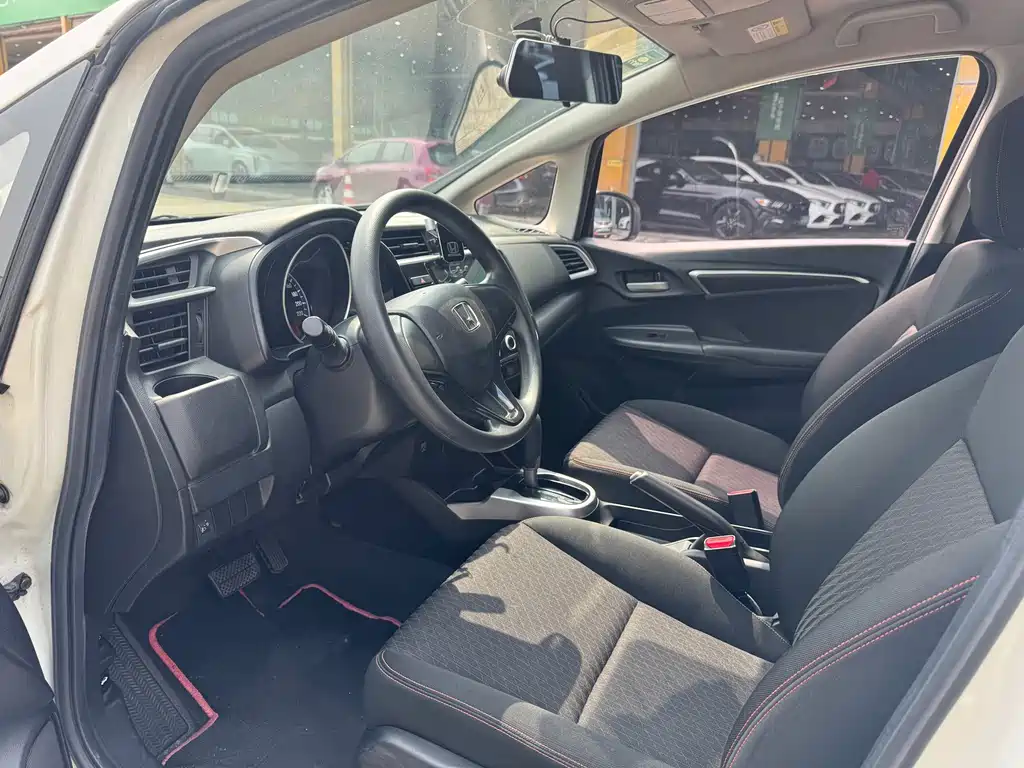 Honda Fit — фото 4