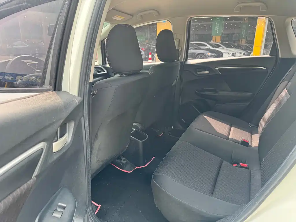 Honda Fit — фото 5