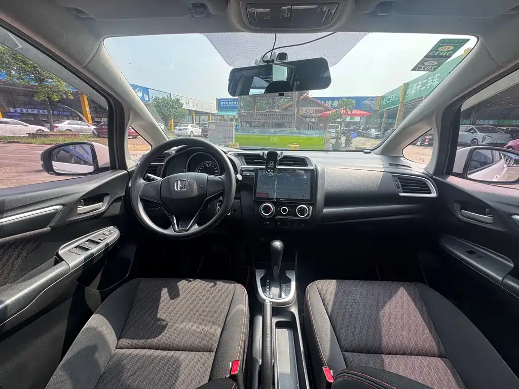 Honda Fit — фото 7