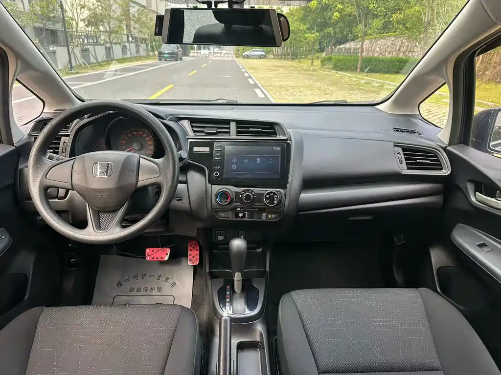 Honda Fit — фото 5