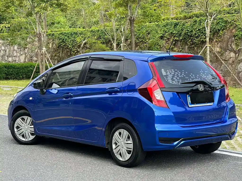 Honda Fit — фото 9