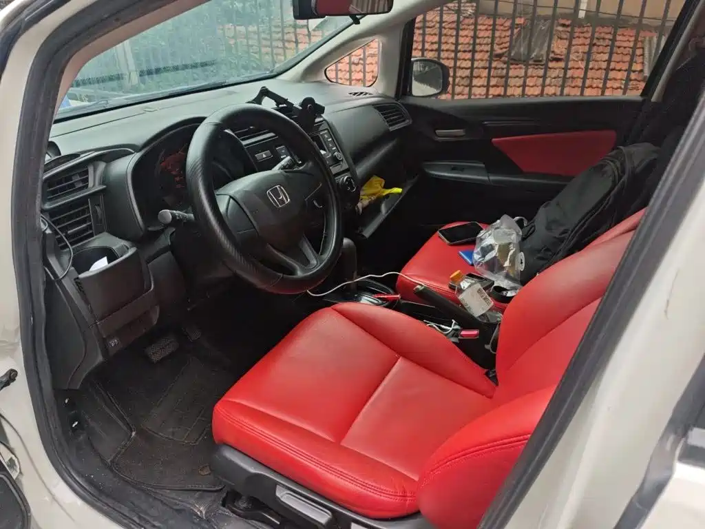 Honda Fit — фото 8