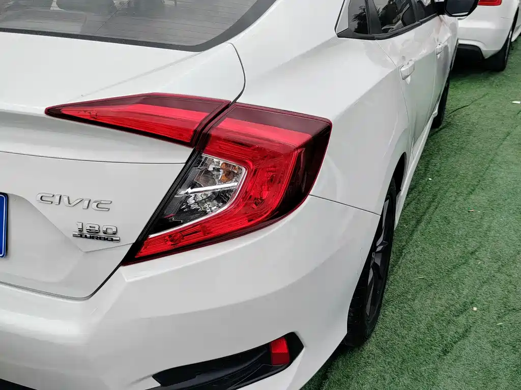 Honda Civic — фото 6